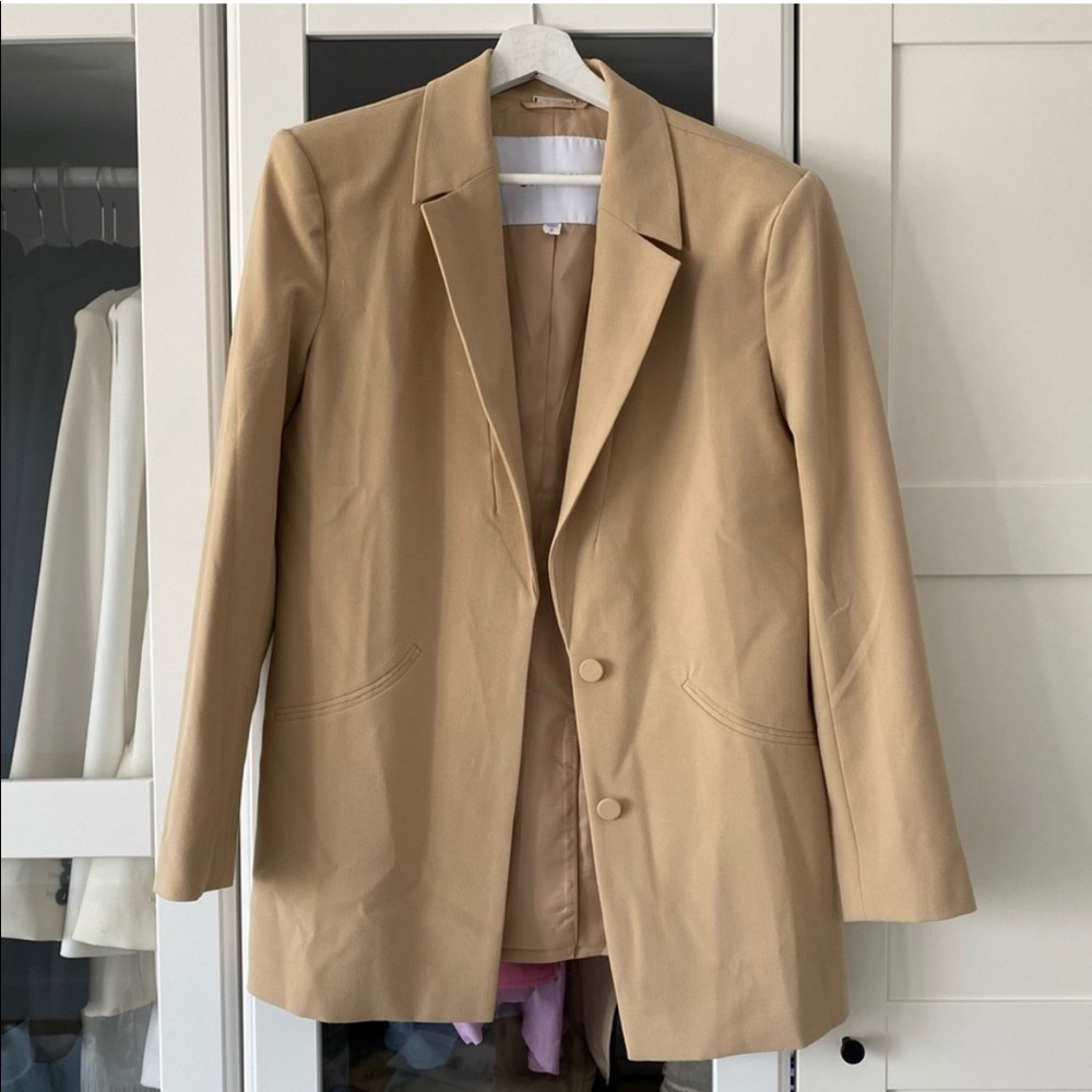 GRLFRND Blazer / Worn a few times. Slightly big on me hence selling